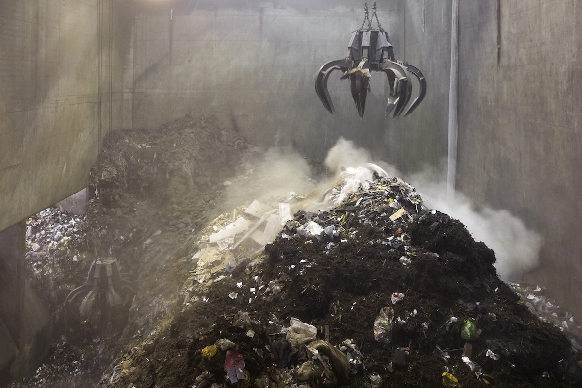 En stor andel af københavnernes affald ender på forbrændingsanlæget Amager Bakke, der blev opført i 2017. (Foto: Hufton+Crow)